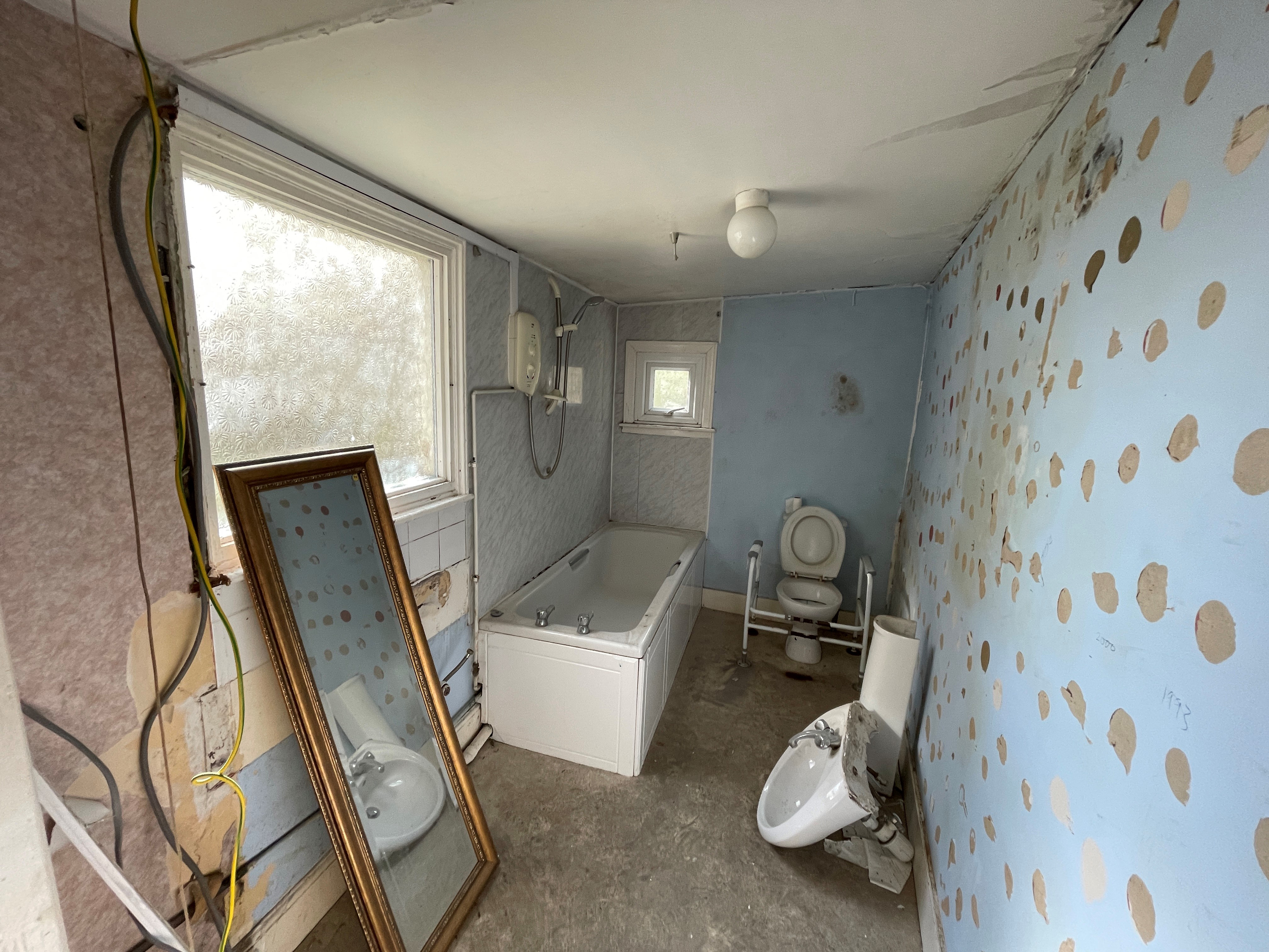 Lot: 52 - VACANT FOUR STOREY PROPERTY WITH POTENTIAL - 